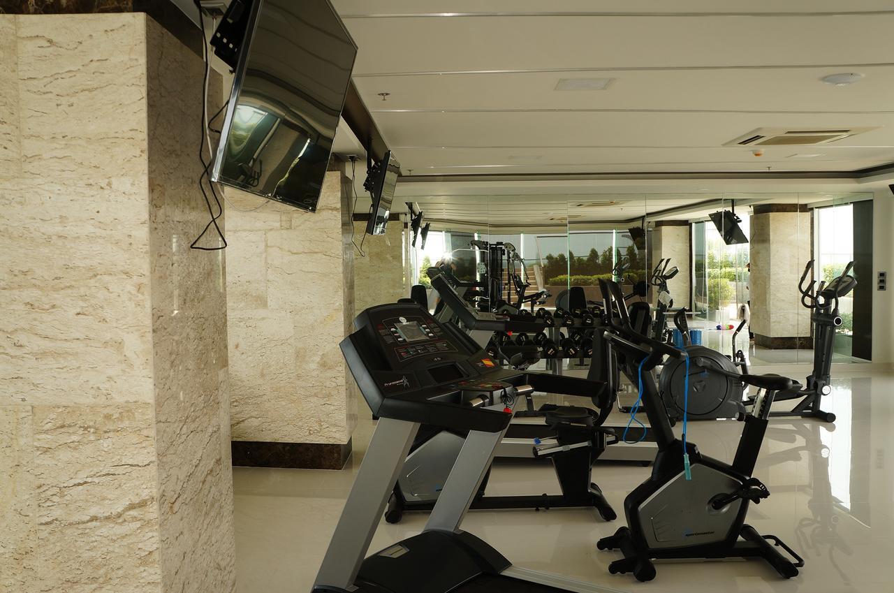 Stylish Studio In Peak Towers Паттая Екстер'єр фото